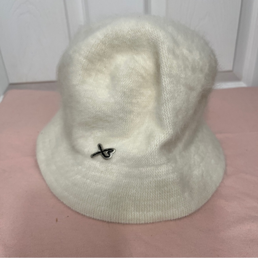 Betmar New York Vintage Angora Bucket Hat in White